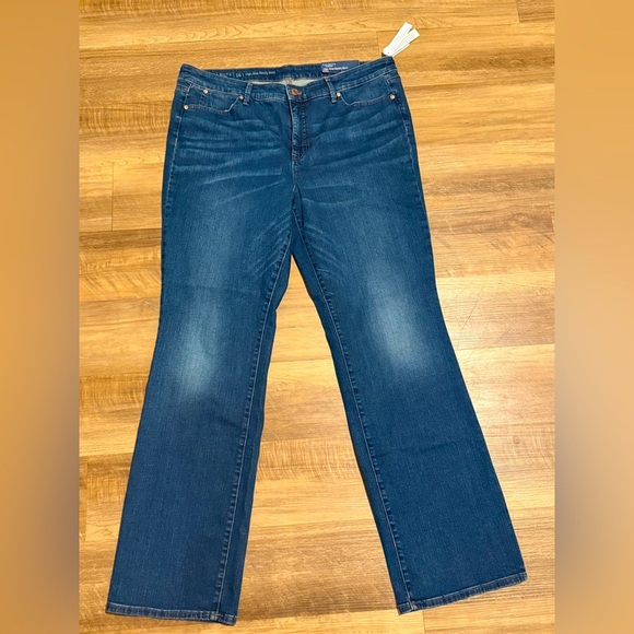 NWT Talbots Flawless High-Rise Barely Boot-Cut Full Length Jeans Women’s Size 16 - Picture 1 of 12
